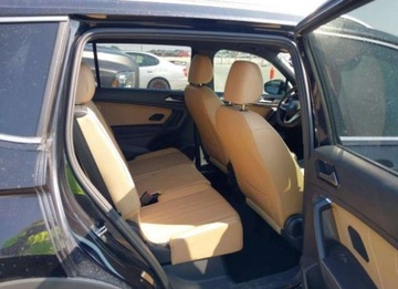 Volkswagen Tiguan II 2022 Volkswagen Tiguan 2022, 2.0L, SE, po gradobiciu 2.0 Benzyna 184KM, zdjęcie 10