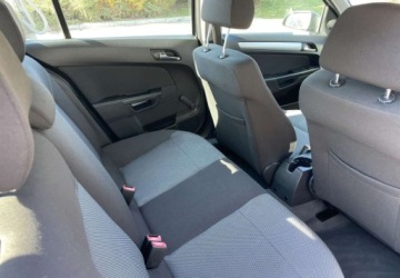 Opel Astra J Hatchback 5d 1.6 Twinport ECOTEC 115KM 2009 Opel Astra Opel Astra 1.6 Benzyna 115KM, zdjęcie 20