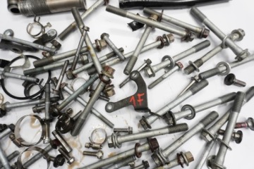 KAWASAKI ZZR-1400 05-11 КОМПЛЕКТ БОЛТОВ КРЕПЛЕНИЯ ДВИГАТЕЛЯ