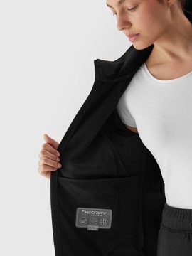 ЖЕНСКАЯ ВЕТРОЗАЩИТНАЯ КУРТКА 4F SOFTSHELL С МЕМБРАНОЙ КАПЮШОНА 5000 S