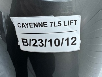 BLATNÍK LEVÝ PŘEDNÍ PORSCHE CAYENNE 7L 7L5 FACELIFT