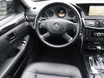 Mercedes Klasa E W212 Kombi 200 CGI BlueEFFICIENCY 184KM 2011 Mercedes E E 200, Automat, Skóra, Navi, Xenon, zdjęcie 6