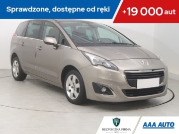 Peugeot 5008 I Minivan Facelifting 2.0 BlueHDi 150KM 2016 Peugeot 5008 2.0 BlueHDi, Salon Polska