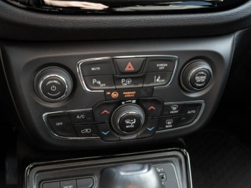 Jeep Compass II SUV Facelifting 1.3 GSE T4 150KM 2021 Jeep Compass 1.3 TMair Limited FWD DDCT K.cof, zdjęcie 15