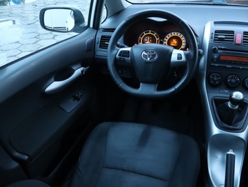 Toyota Auris I Hatchback 1.4 D-4D 90KM 2010 Toyota Auris 1.4 D-4D, Salon Polska, Serwis ASO, zdjęcie 6