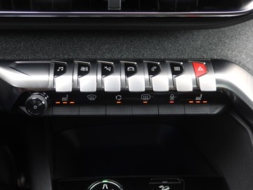 Peugeot 3008 II Crossover 1.5 BlueHDI 130KM 2019 Peugeot 3008 1.5 BlueHDi, Salon Polska, zdjęcie 15