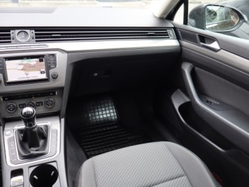 Volkswagen Passat B8 Limousine 1.4 TSI BlueMotion Technology 125KM 2017 VW Passat 1.4 TSI, Salon Polska, Navi, Klima, zdjęcie 7