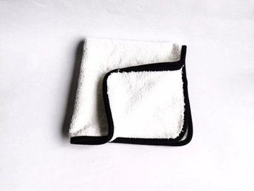 Mikrofirba z czarnym obszyciem 40x40cm 460GSM