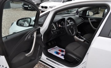 Opel Astra J Hatchback 5d 1.4 Turbo ECOTEC 140KM 2010 Opel Astra 1.4 Turbo Benzyna Xenon Tempomat Cz. parkowania INFINITI 1.4, zdjęcie 11