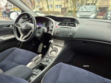 Honda Civic VIII Hatchback 3d 1.8 i-VTEC 140KM 2008 Honda Civic Honda Civic 1,8 Benzyna Zadbana Zamiana 1.8 Benzyna 140KM, zdjęcie 13