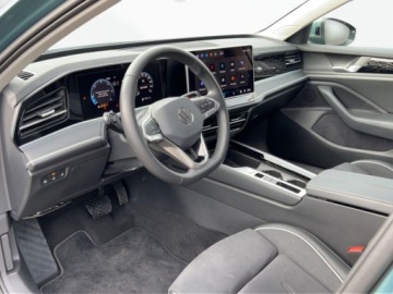 Volkswagen Passat B8 Variant Facelifting 2.0 TDI SCR 150KM 2025 Volkswagen Passat Variant 2.0TDI 150KM Elegance DSG SerwisASO Acc Matrix N, zdjęcie 8