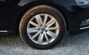 Volkswagen Passat B7 Variant 2.0 TDI CR DPF BlueMotion 140KM 2014 Volkswagen Passat 2.0TDI 4x4 Navi 2 KPL KOL Oryginal lakier Grzane FoteleS, zdjęcie 4