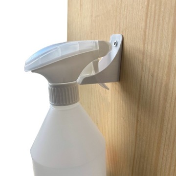 UCHWYT pojedynczy NA PŁYN DO SZYB BUTELKĘ SPRAY