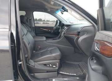 Cadillac Escalade III 2019 Cadillac Escalade 2019, 6.2L, 4x4, po gradobiciu 6.2 Benzyna 420KM, zdjęcie 9