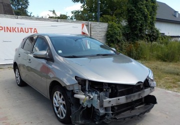 Toyota Auris II 2016 Toyota Auris Okazja 1.8 Hybryda 100KM