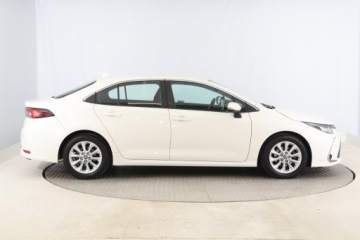 Toyota Corolla XII Sedan 1.5 VVT-i 125KM 2021 Toyota Corolla 1.5 VVT-i, Salon Polska, zdjęcie 5