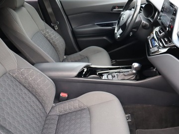 Toyota C-HR I Crossover Facelifting 1.8 Hybrid 122KM 2021 Toyota C-HR 1.8 Hybrid, Salon Polska, zdjęcie 8