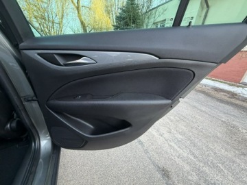 Opel Insignia II Sports Tourer 2.0 CDTI 170KM 2018 Opel Insignia Cosmo 2.0 CDTI 170 km Navi Alu17'', zdjęcie 25