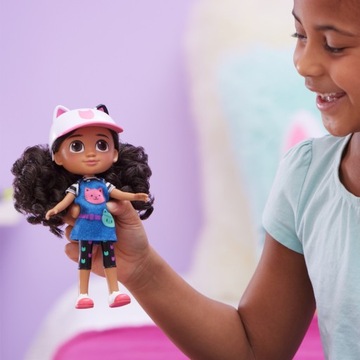 GABI'S CAT HOUSE BASIC КУКЛА + ШАПКА 19 СМ