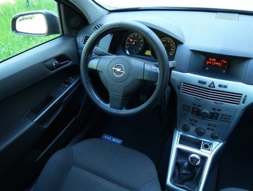 Opel Astra J Hatchback 5d 1.6 Twinport ECOTEC 115KM 2009 Opel Astra 1.6 16V, VAT 23%, Klima, zdjęcie 6