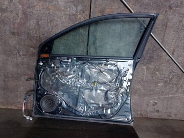 DVEŘE KOMPLETNÍ PRAVÝ PŘEDNÍ AVENSIS T25 209