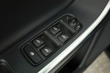 Volvo V60 I Kombi Facelifting 2.0 T3 DRIVE-E 152KM 2017 Volvo V60 T3 2.0, Salon Polska, VAT 23%, Navi, zdjęcie 16