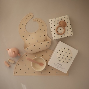 Силиконовый настольный коврик Mushie Black Daisy