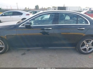 Mercedes Klasa E W213 2017 Mercedes-Benz Klasa E 2017 MERCEDES-BENZ E 300 2.0 Benzyna 241KM, zdjęcie 12