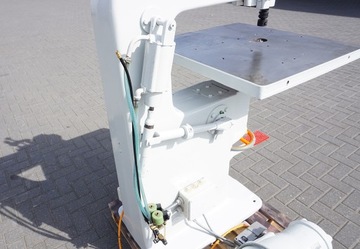 FREZARKA GÓRNO-WRZECIONOWA ALDINGER silnik: 2,2kW blat: 690x740mm