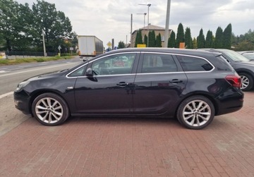 Opel Astra J Sports Tourer 1.4 Turbo ECOTEC 140KM 2012 Opel Astra 1.4Benzynasuper stan zarejestrowana w Polsce 1.4 Benzyna 140KM, zdjęcie 6