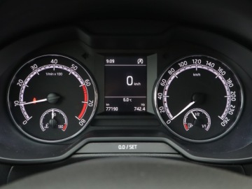 Skoda Octavia III Liftback Facelifting 1.5 TSI ACT 150KM 2018 Skoda Octavia 1.5 TSI, Salon Polska, Serwis ASO, zdjęcie 10