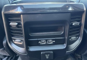 Dodge Ram V 2019 Dodge RAM Dodge RAM IV ZadbanyNiski przebieg 3.0 Diesel 244KM, zdjęcie 15