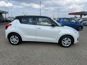 Suzuki Swift VI Hatchback 1.2 DualJet 90KM 2017 Suzuki Swift 1,2 benzyna 90KM, zdjęcie 16