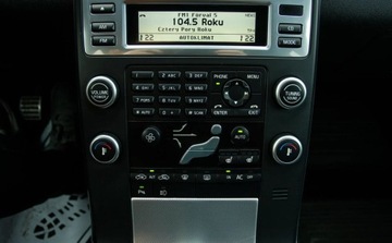 Volvo V70 III Kombi 2.5 T 231KM 2010 Volvo V70 2.5T 231KM Rdesign Summum Lift BiXenon PDC Skory manual nowe ham, zdjęcie 28