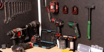 Вешалка для аккумулятора Parkside