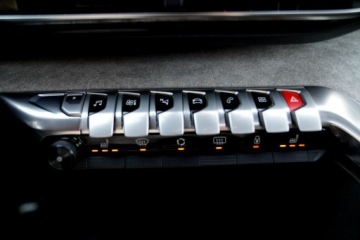 Peugeot 3008 II Plug-In Hybrid Facelifting 1.6 HYBRID4 300KM 2023 Peugeot 3008 GT LINE kamera skóra NAWI grip, zdjęcie 26