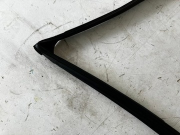 AVENSIS T27 COMBI УПЛОТНИТЕЛЬ ОКНА ЛЕВЫЙ ЗАДНИЙ