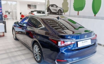 Lexus ES VII (XV70) Sedan Facelifting 300h 218KM 2024 Lexus ES 300h Omotenashi 2.5 Hybryda 218KM, zdjęcie 2
