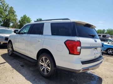 Ford Expedition III 2024 Ford Expedition 2024, 3.5L, 4x4, XLT, po gradobiciu 3.5 Benzyna 380KM, zdjęcie 5