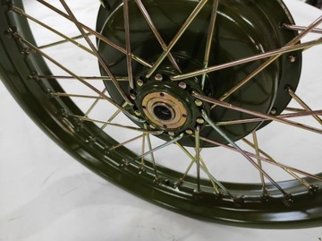 M-72 возле колеса Half-eedle Hub Rafka Green