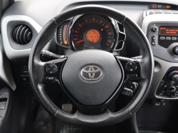 Toyota Aygo II Hatchback 5d 1.0 VVT-i 69KM 2017 Toyota Aygo 1.0 VVT-i, Salon Polska, zdjęcie 14