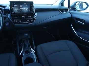 Toyota Corolla XII Sedan 1.8 Hybrid 122KM 2022 Toyota Corolla 1.8 Hybrid, Salon Polska, zdjęcie 7