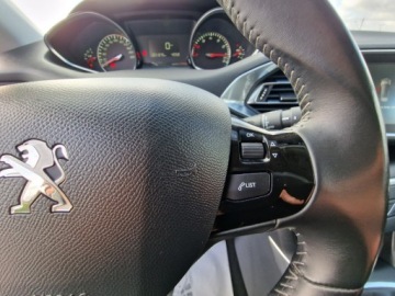 Peugeot 2016 Peugeot 308 1.2 115PS Po Liftingu Ksenon Kamera Navi Gwarancja 1.2 Benzyna, zdjęcie 15