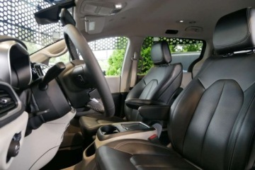 Chrysler Pacifica II 2023 Chrysler Pacifica TouringL Polift Pentastar 3.6L V6 7os. 291KM Radar Cam36, zdjęcie 9