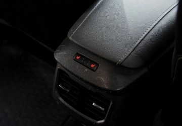 Ford Mondeo V Kombi 2.0 TDCi 150KM 2019 Ford Mondeo Automat _ 2.0 diesel _ Bardzo bogata wersja wyposazenia _ 2.0, zdjęcie 24