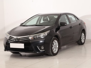 Toyota Corolla XI Sedan 1.6 Valvematic 132KM 2015 Toyota Corolla 1.6 Valvematic, Salon Polska, zdjęcie 1