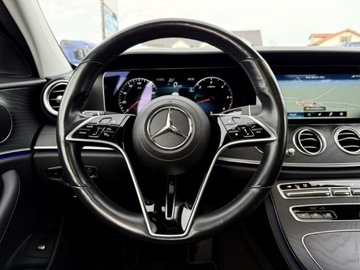 Mercedes Klasa E W213 Limuzyna Facelifting 2.9 E400d 330KM 2021 Mercedes E 400 3,0 Diesel*AMG-Line*, zdjęcie 23