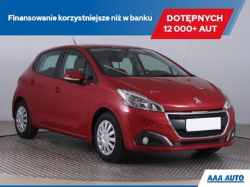 Peugeot 208 I Hatchback 5d Facelifting 1.2 PureTech 82KM 2015 Peugeot 208 1.2 PureTech, Salon Polska