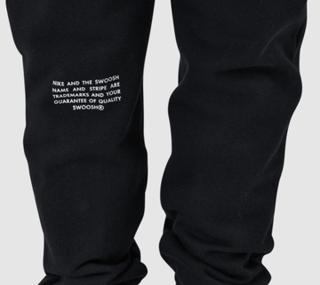 Spodnie Dresowe Dresy Cargo Nike NSW Swoosh Pant Czarne (CZ8905-010) L