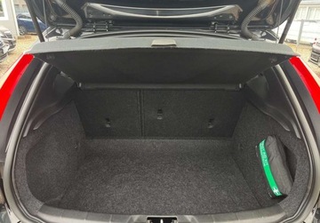 Volvo V40 II Hatchback Facelifting 2.0 D2 120KM 2018 Volvo V40 , R- Design , nawigacja , skorzane fotele 2.0 Diesel 120KM, zdjęcie 35